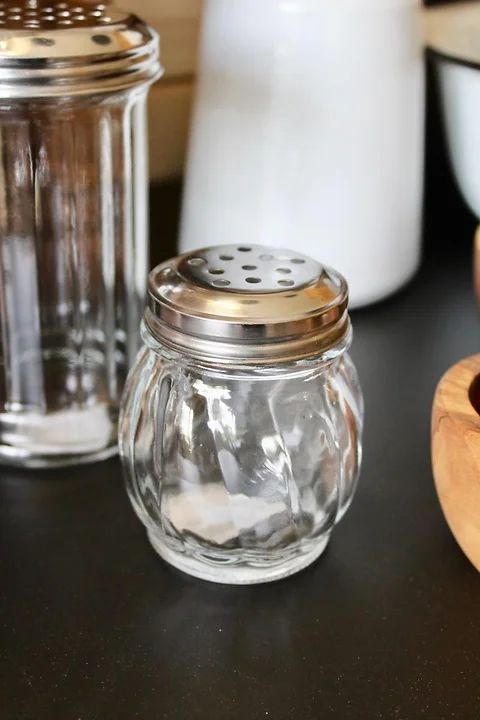Streuer aus Glas