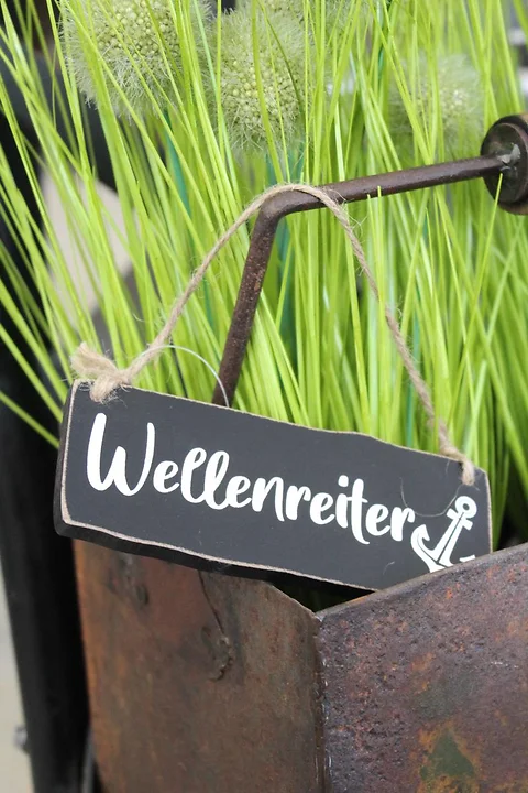 Holzschild Wellenreiter