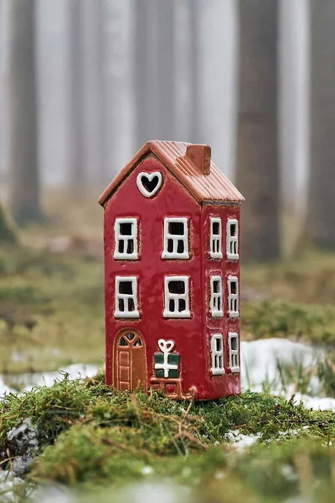 Haus für Teelicht Schlitten bei der Tür H20.3cm
